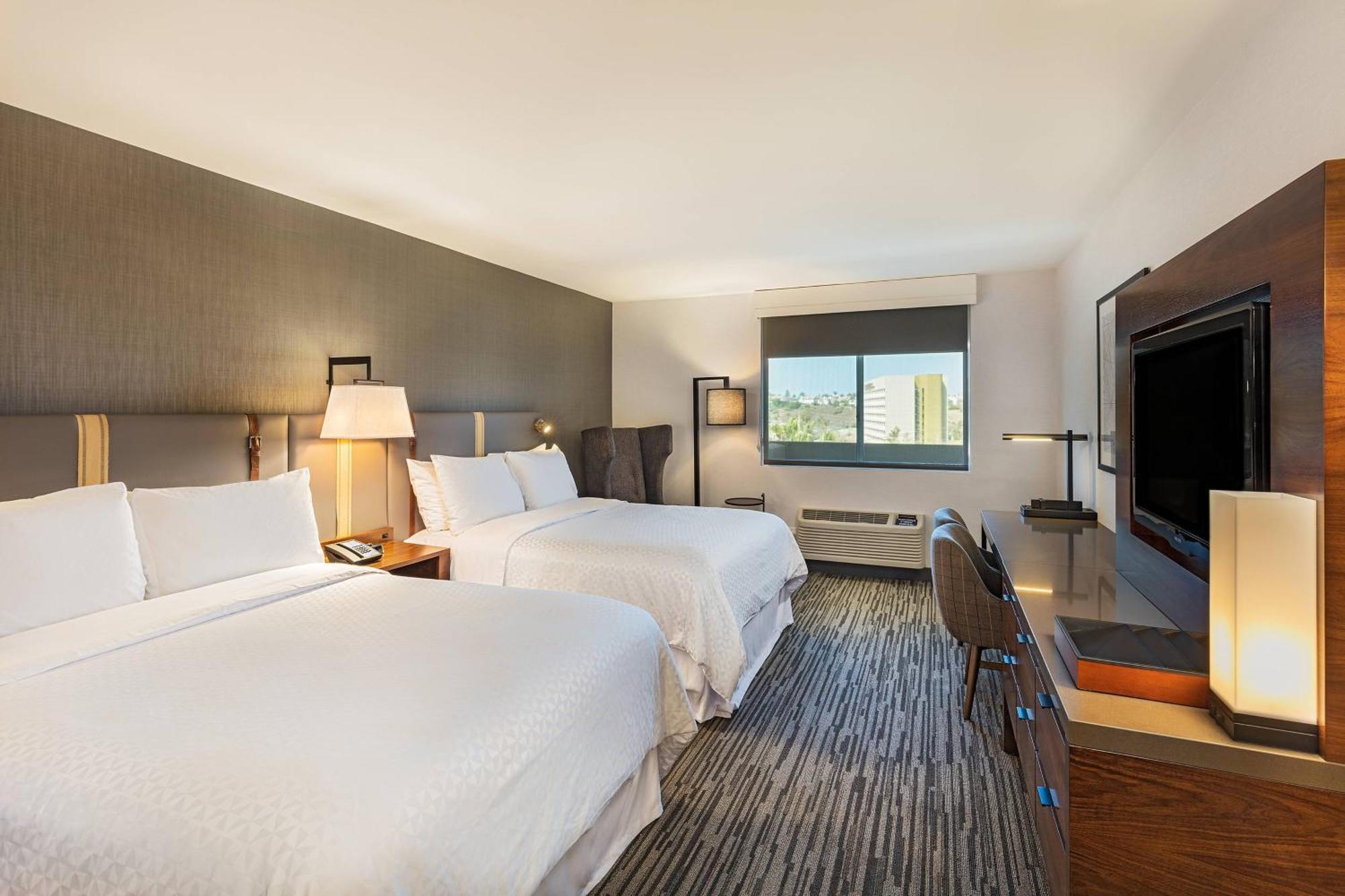 Four Points By Sheraton Los Angeles Westside Exterior photo